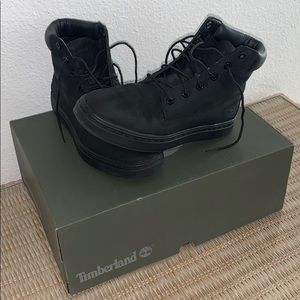 Timberland London 6” Boot Black Nubuck 7.5 Womens
